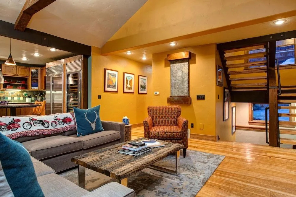 Upper Woodside Luxury 3 Bedroom Home