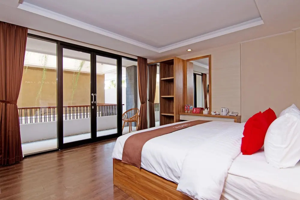 Seminyak Lagoon All Suites Hotel