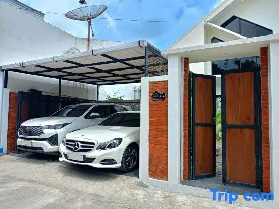 Yustien Homestay Jogja 3 Bedroom - Entire House