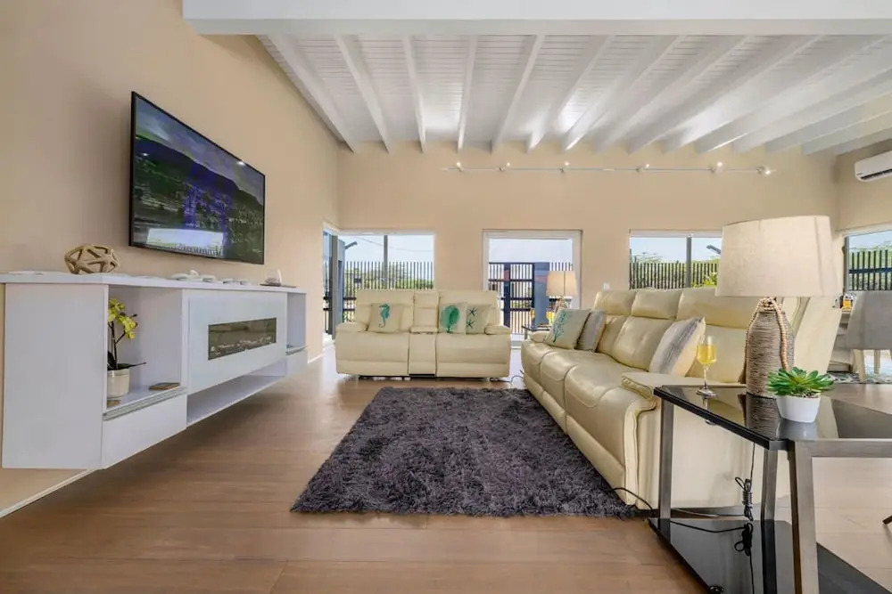 Villa Blue Topaz - Oasis With Pool Hot tub Sauna