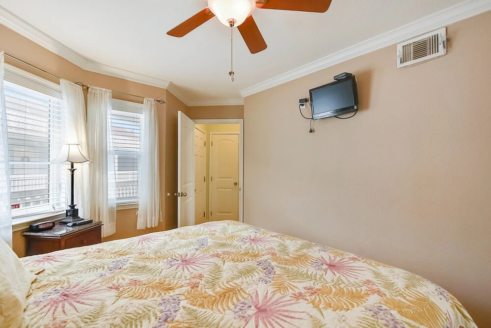 Seascape 1305 1 Bedroom 1 Bathroom Condo