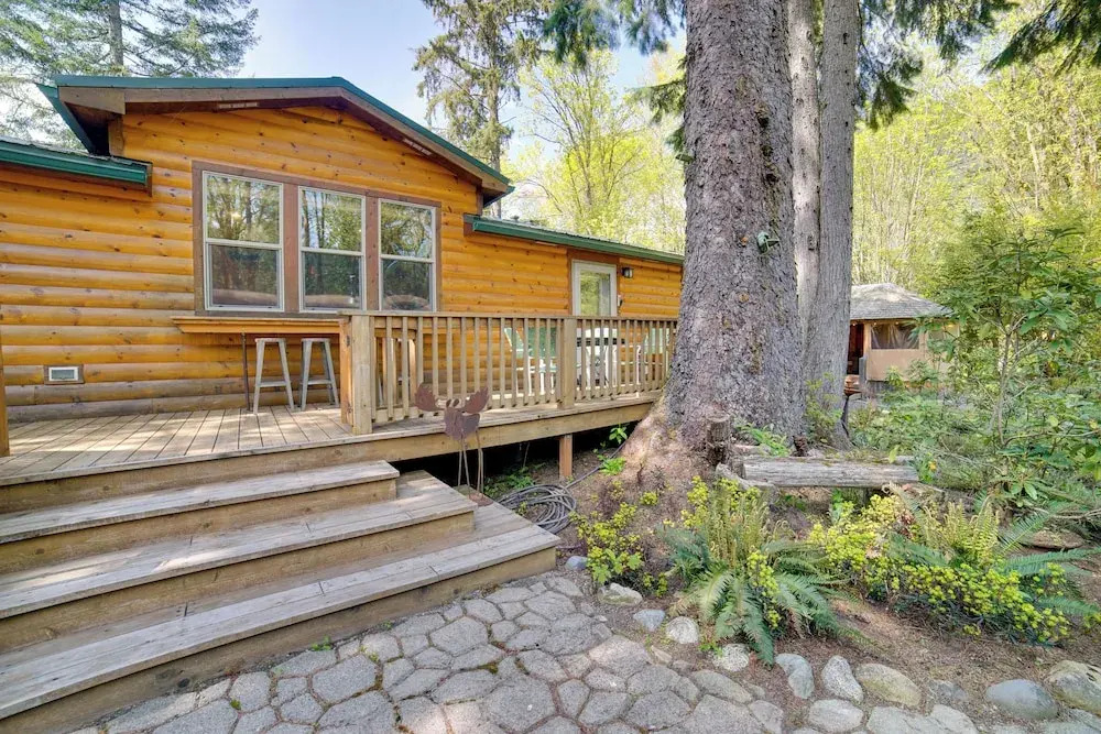 'moose Lodge' Cabin w/ Entertainment Gazebo!