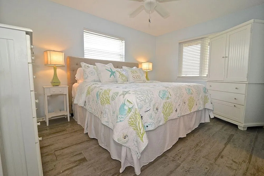 Gulf View 22