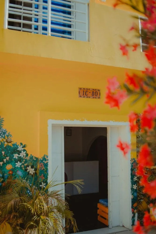 La Casa Amarilla Hostel