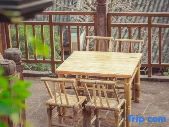 Yunoji Forest Courtyard Homestay (Wufengxi Ancient Town)
