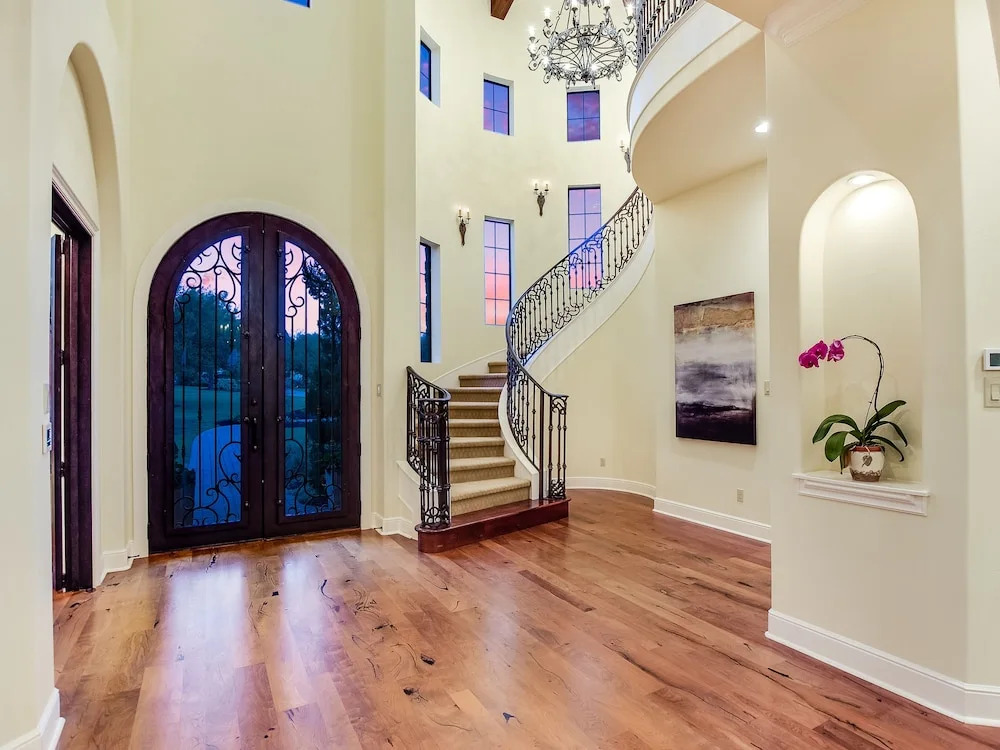 The Arrive Sunrise Estate On Lake Austin 5 Bedroom Estate