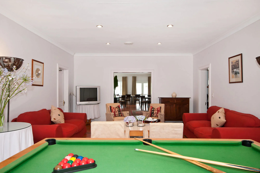 Redbourne Country Lodge- Lion Roars Hotels & Lodges