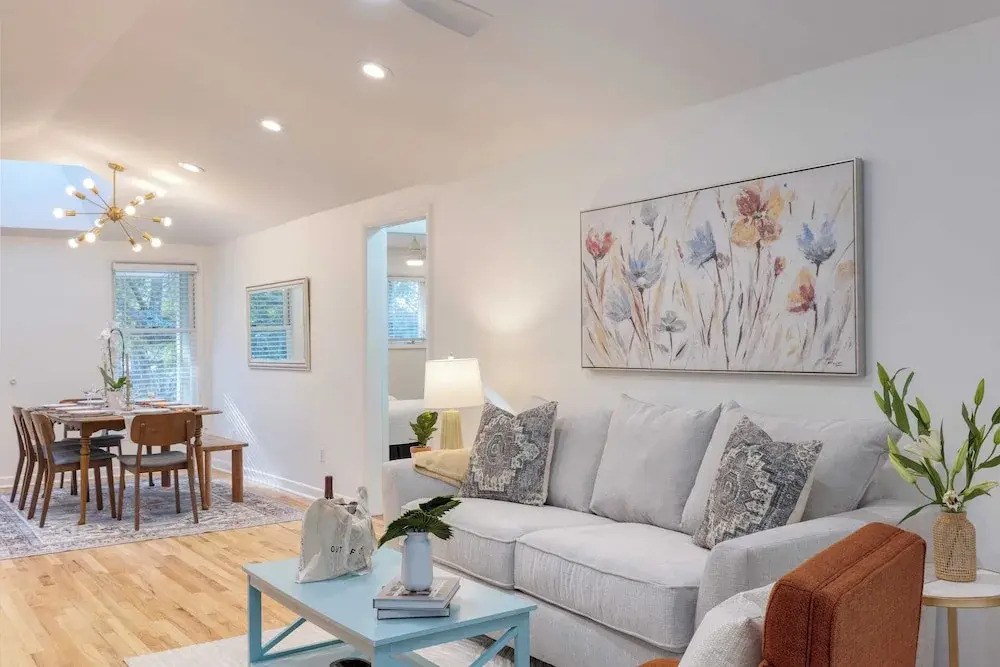 Conch Cottage by Avantstay Walk to Beach, Deck, Fireplace, Outdoor Dining