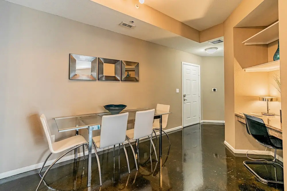 BC-324: Channelside Luxury Apartment