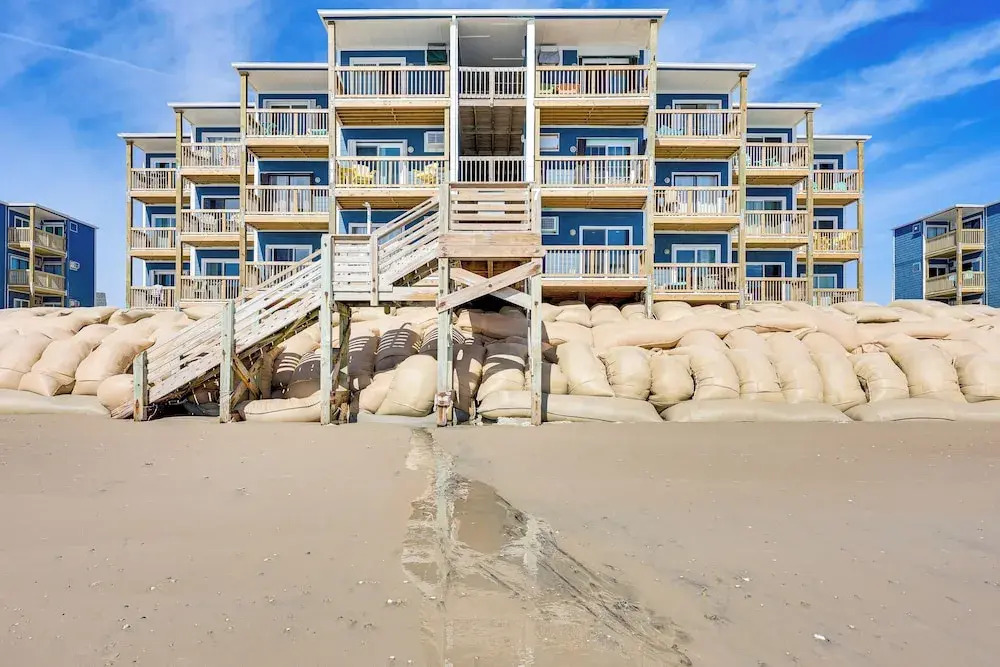 Family Beach Retreat in N Topsail: Steps to Shore!