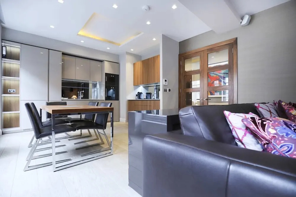 Beautiful Ideal 2 bed 2 Bathroom in Central London