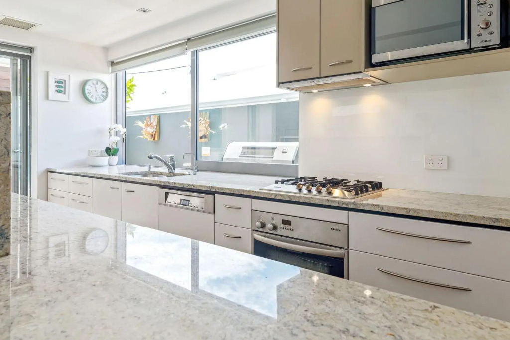 Ferguson St Family Home in Fabulous Location