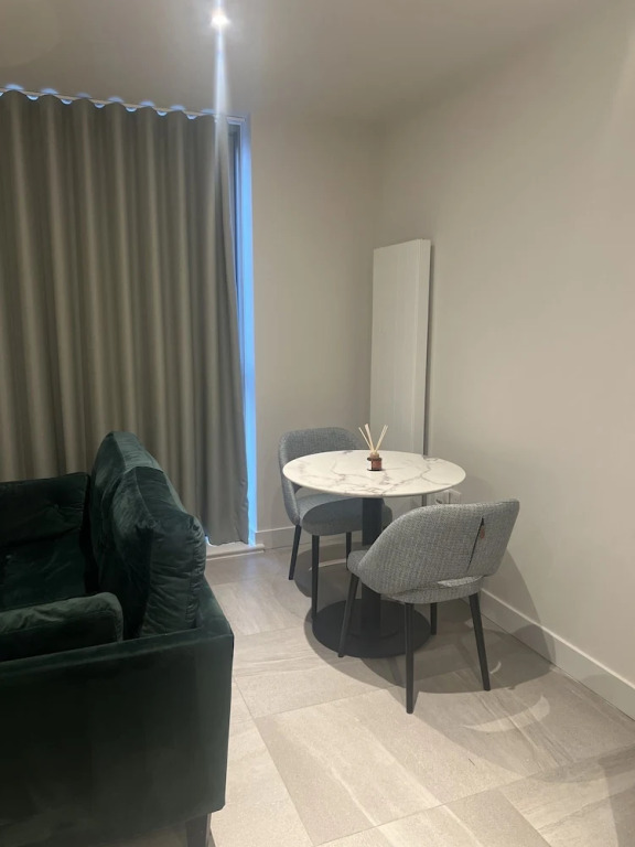 Beautiful Apartment With Excellent Water View