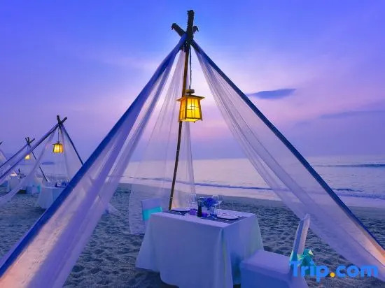 Twin Moon Bay Xianghai Hot Spring Holiday Hotel