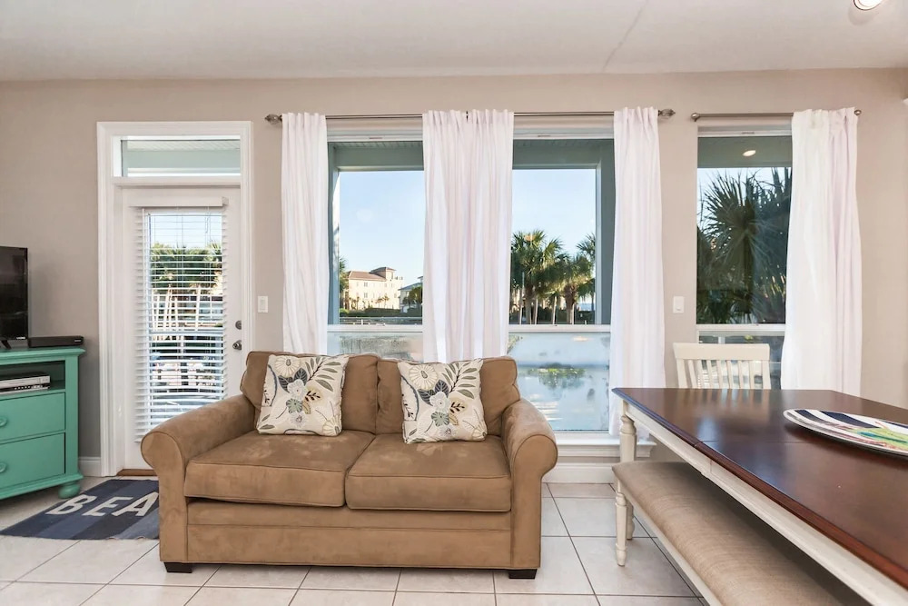 Scenic Duplex #11a 2 Bedrooms 2 Bathrooms Duplex
