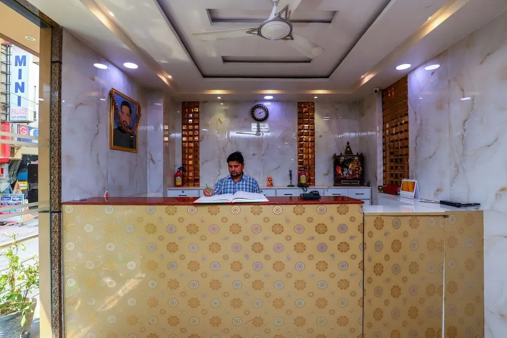 OYO 37667 Hotel Aashiana