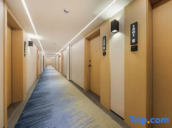 Yilong Anyue Hotel (Chengmai Old City Hainan Free Trade Port Ecological Software Park Store)