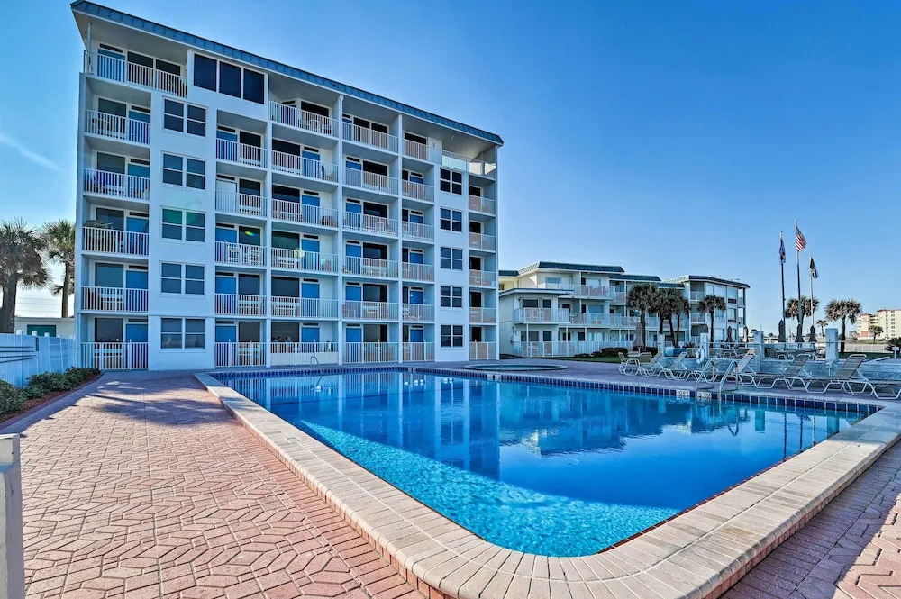 Waterfront Daytona Beach Studio w/ Pool Access!
