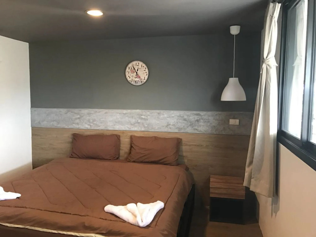 Takuapa Station Hotel
