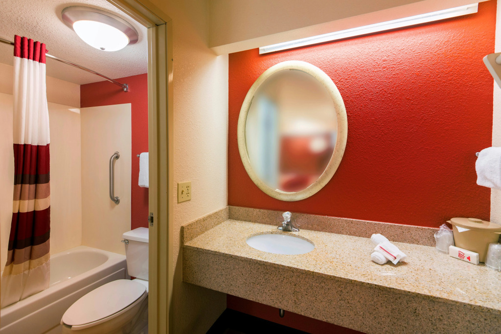 Red Roof Inn St Clairsville - Wheeling West