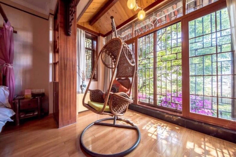 Lijiang Qianxuelou Hotel