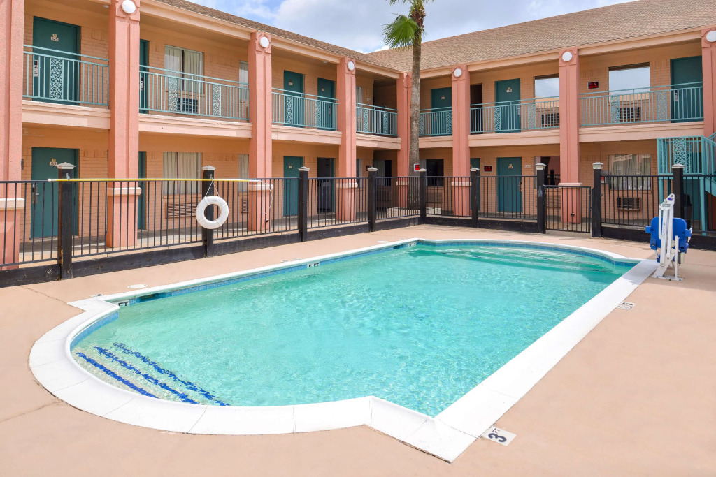 Americas Best Value Inn Clute