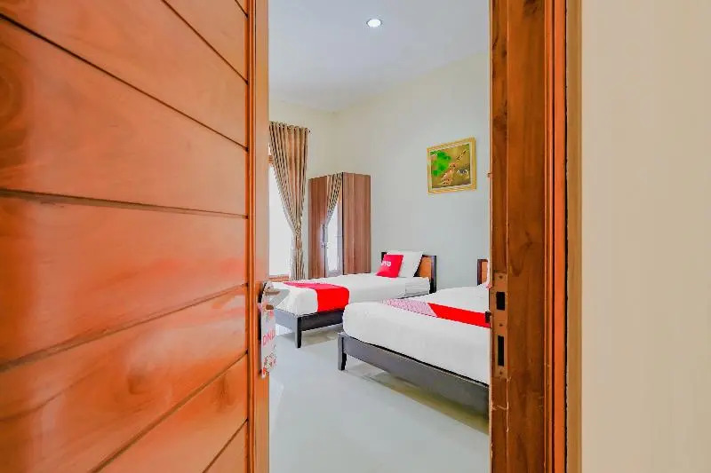 Puri Cartenz Syariah by OYO Rooms