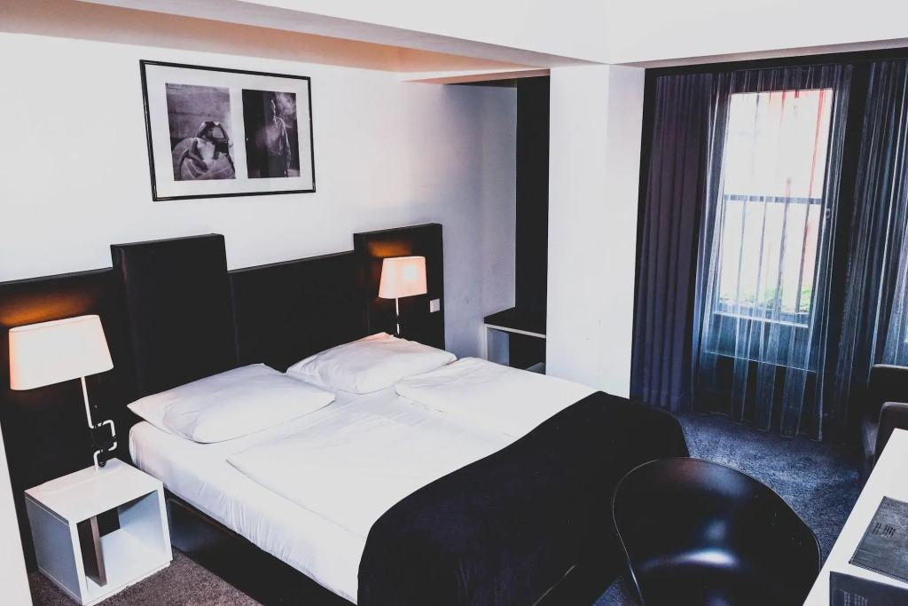 Hotel Bliss
