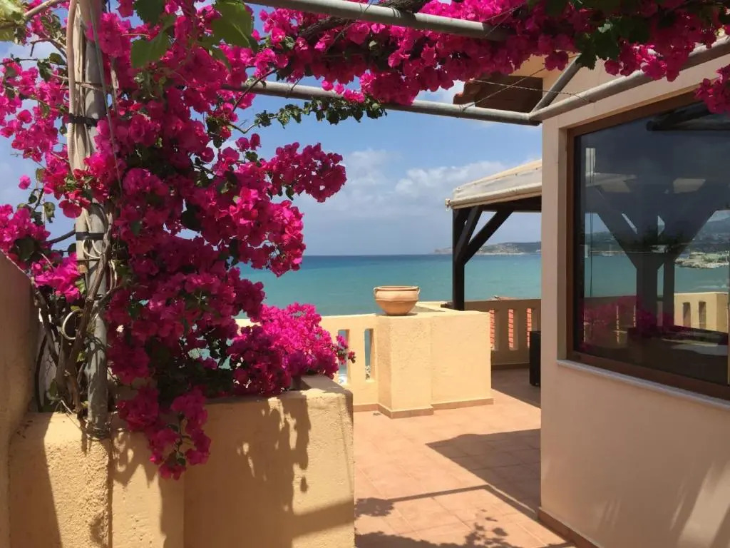Asterias Studios & Apartments