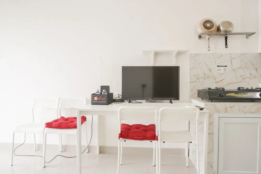 Cozy Stay 2BR at Paradise Mansion Apartment