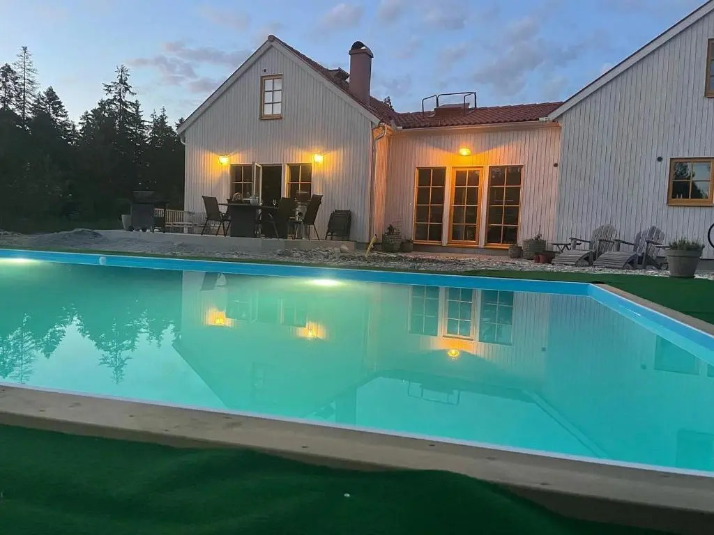 Villa Vitviken Sleeps 4 with Pool