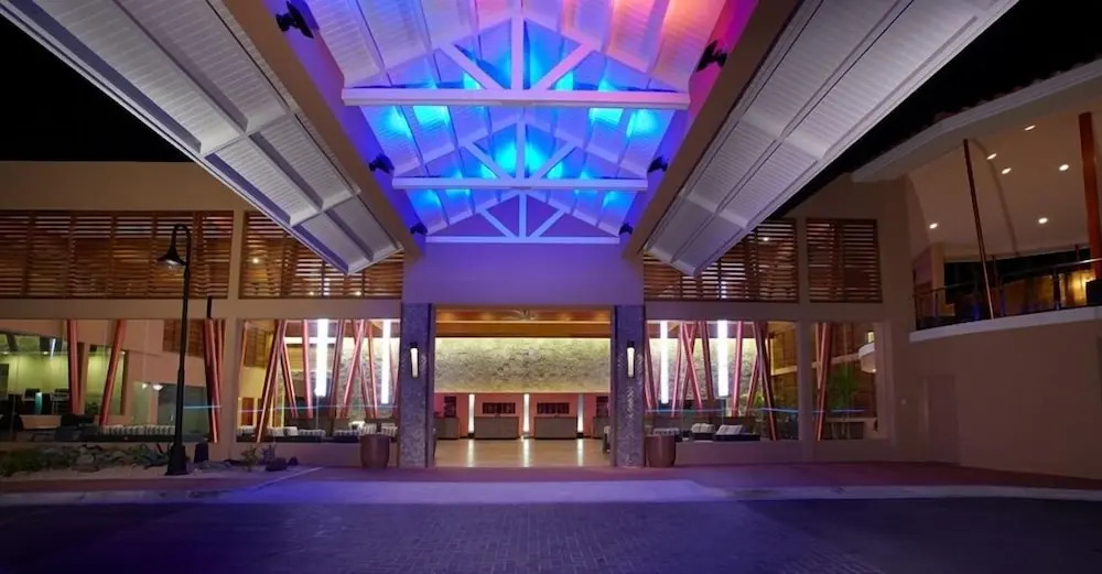 Tropical Digs
