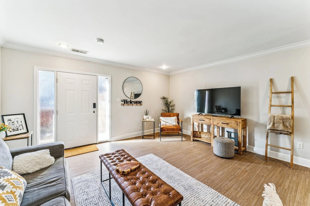 Walk to Main Street: Kansas City Vacation Rental