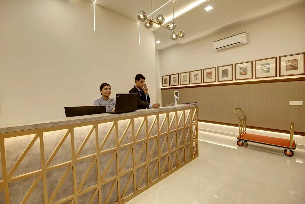 Saltstayz Premier Executive Serviced Apartment - Golf Course Extension Road