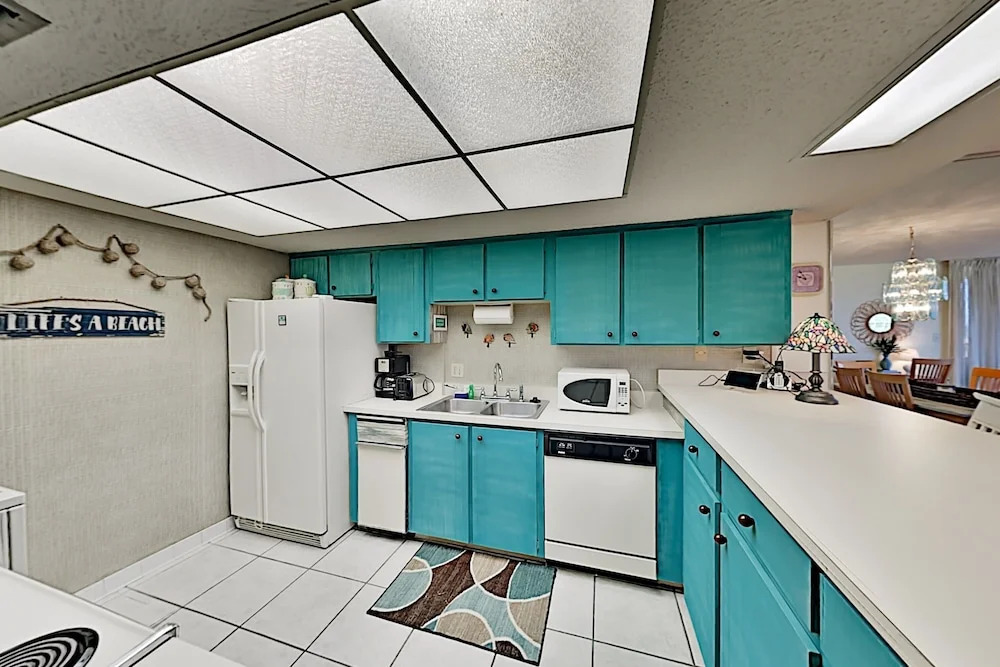 Modernized Oceanfront Beach 2 Bedroom Condo