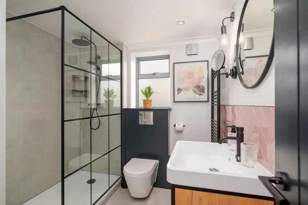 Guestready - Unique Home Near Wimbledon With Gorgeous Deck and Parking, Morden