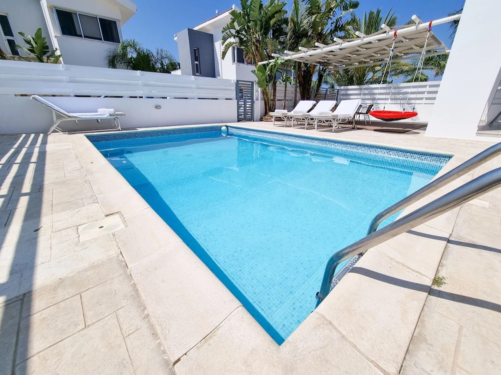 Private Pool Villa Next to the Beach