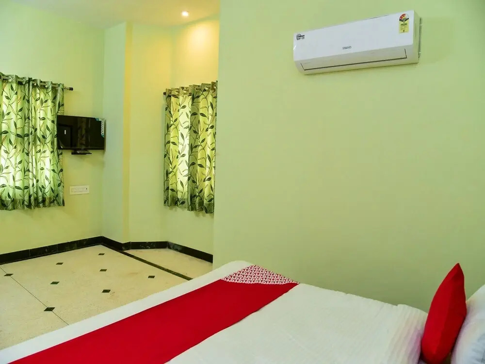 Home Modern Villa by OYO Rooms