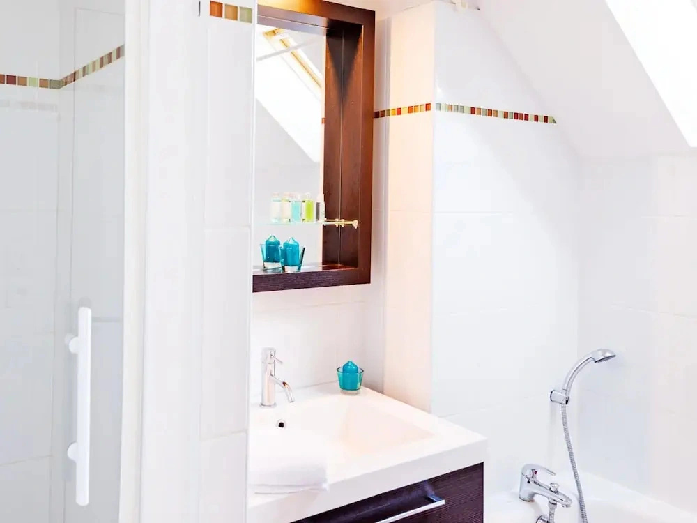 Coastal Apartment Escape in Cancale