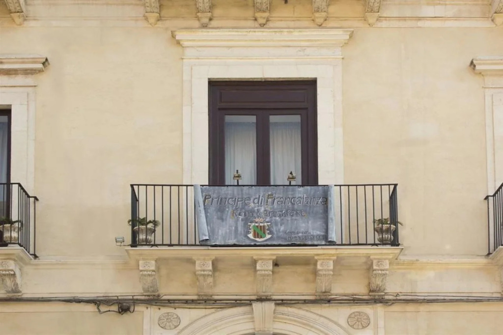 Francalanza City Rooms