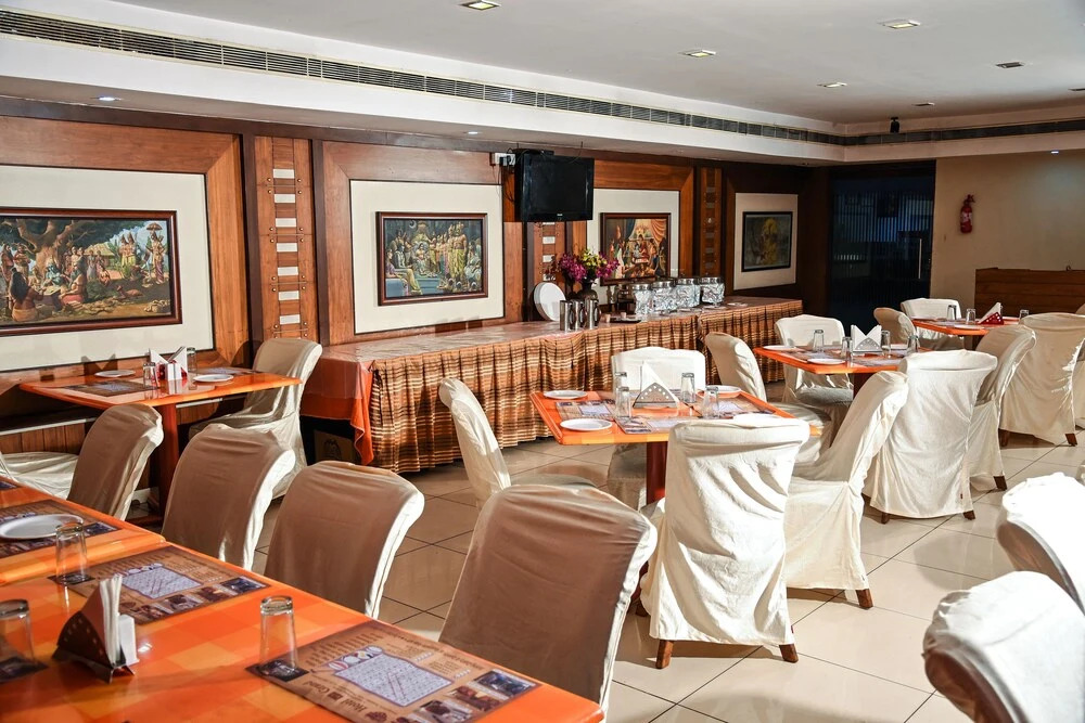 Fabhotel Rr Grand Daba Garden