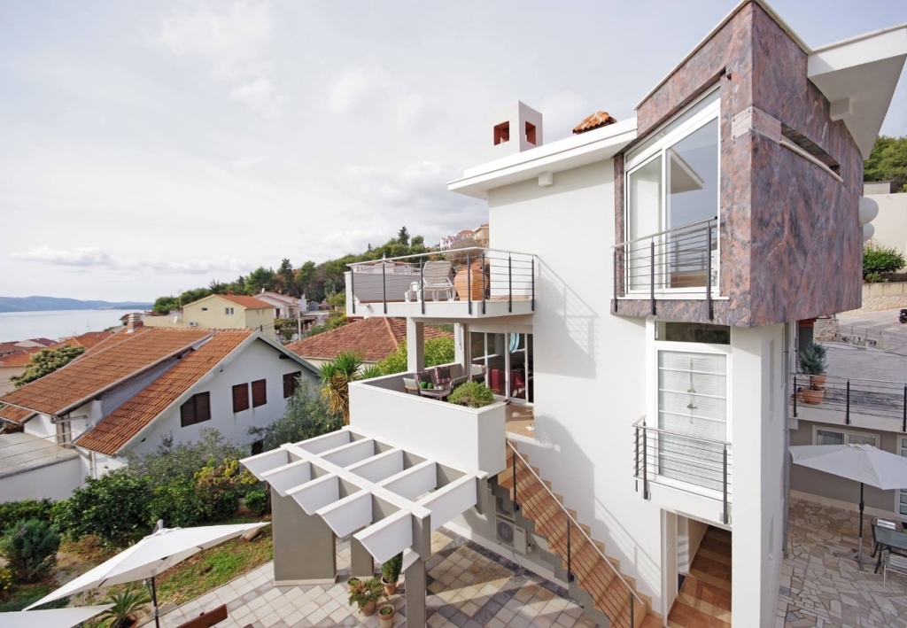 Studio apartment JaVi - free private parking: SA2 Trogir, Riviera Trogir