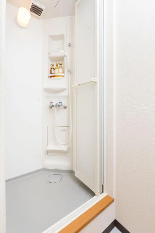 A&Z Guest House 関空行南海線二色の浜駅三分 鍵付き4人部屋