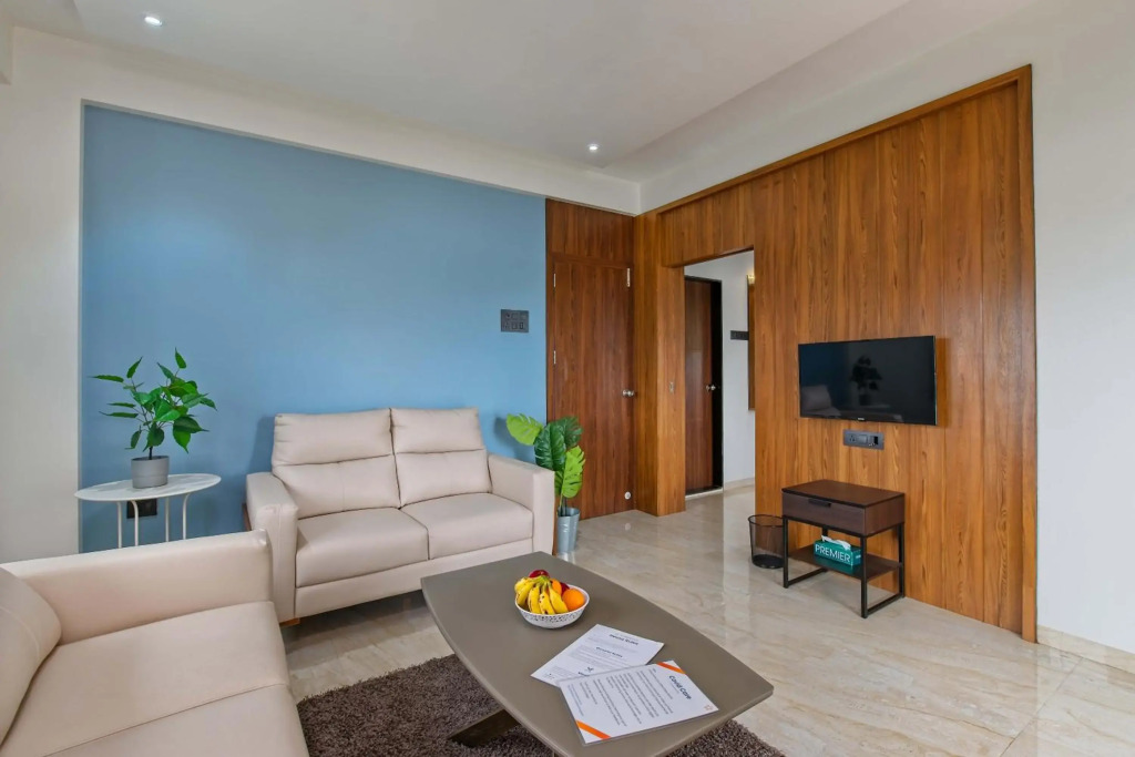 SaffronStays Riverdale, Mulshi - Lakefront villa with pool and mountain view