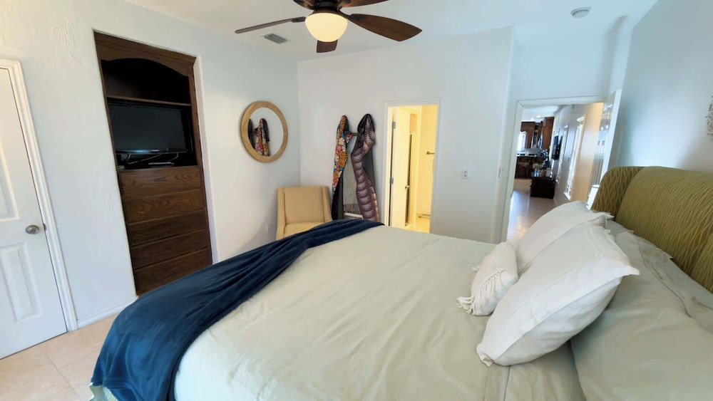 Sunset Bay Views - Private 3 Levels - Rooftop Patio