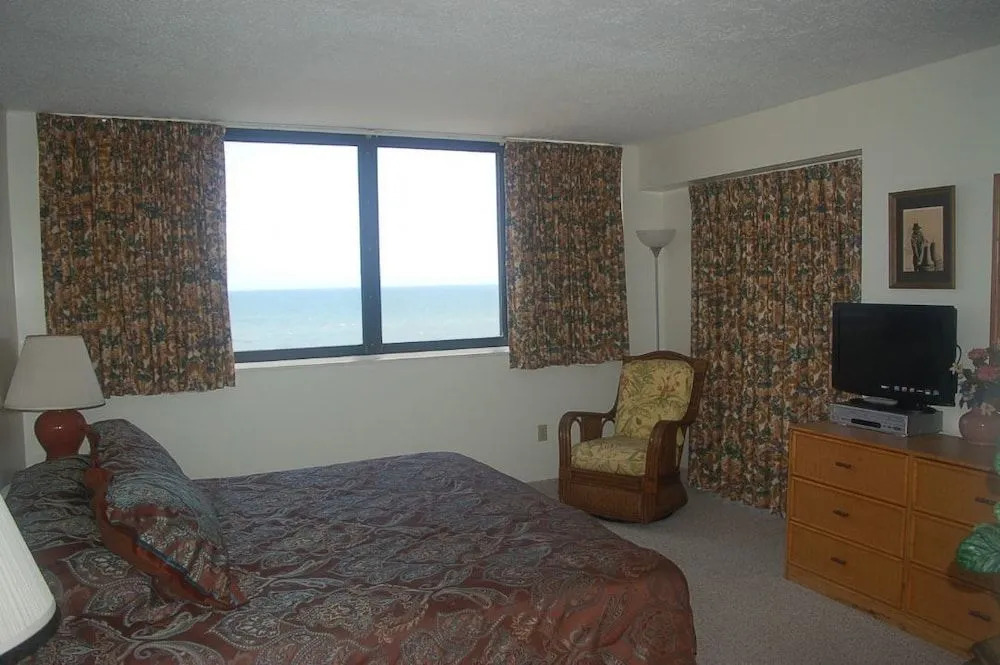 Shoreham Towers 3B