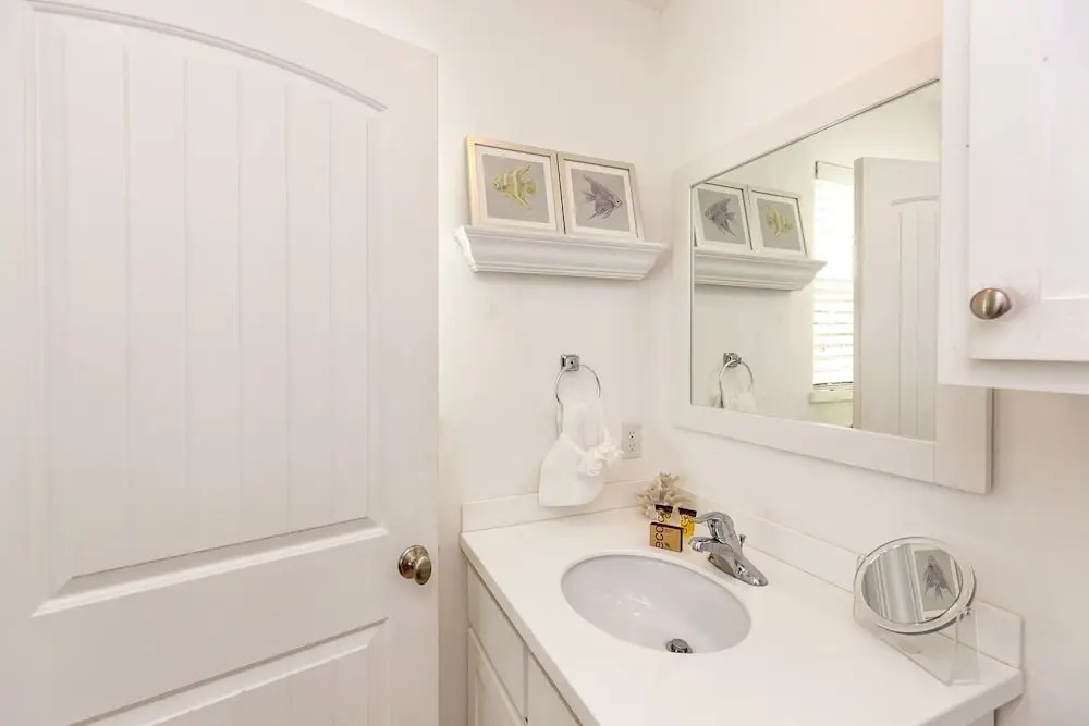 4BR/4.5BA Vibrant House, Village Walk by RedAwning