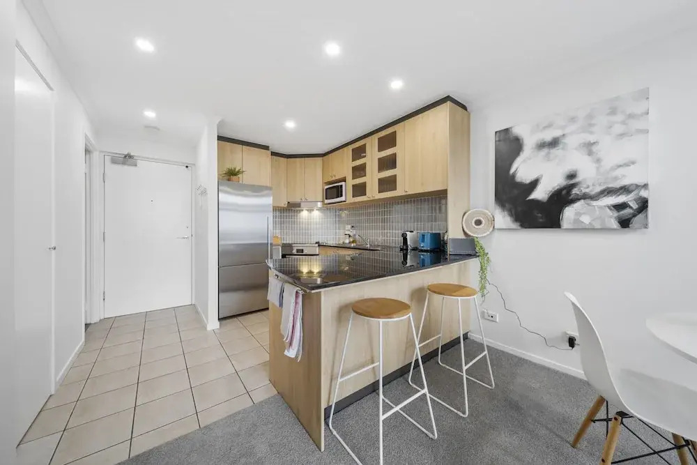 Loft-style CBD 1-bed With Rooftop Terrace & BBQ