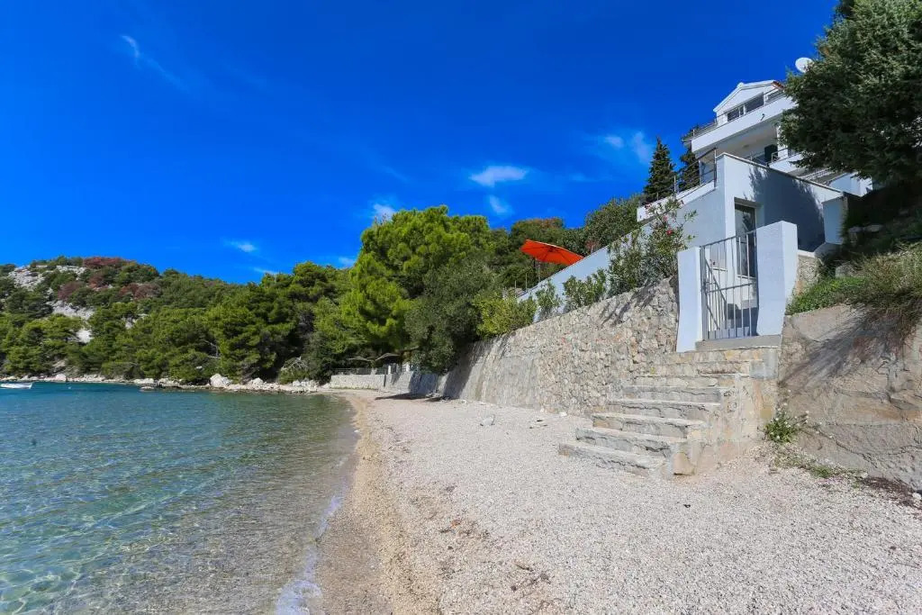 Villa Exotica