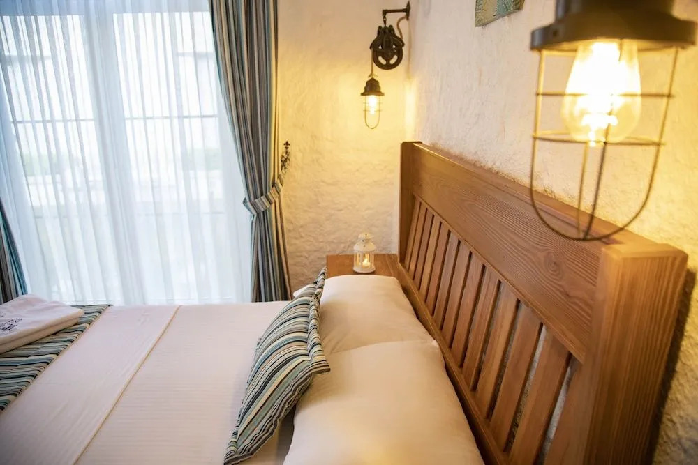 Aymesev Tas Otel